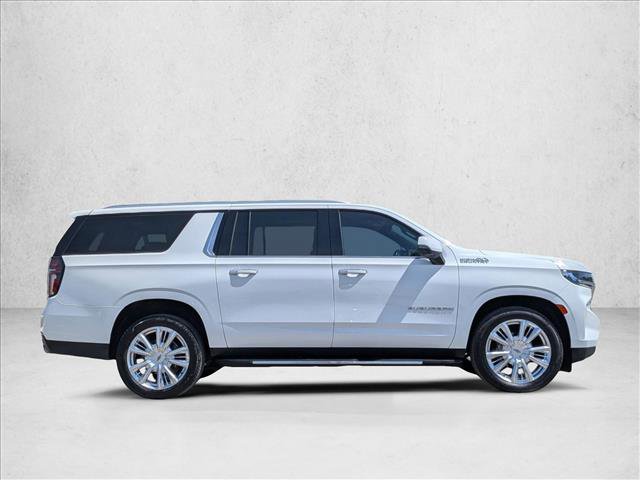 Used 2022 Chevrolet Suburban High Country RWD image 4