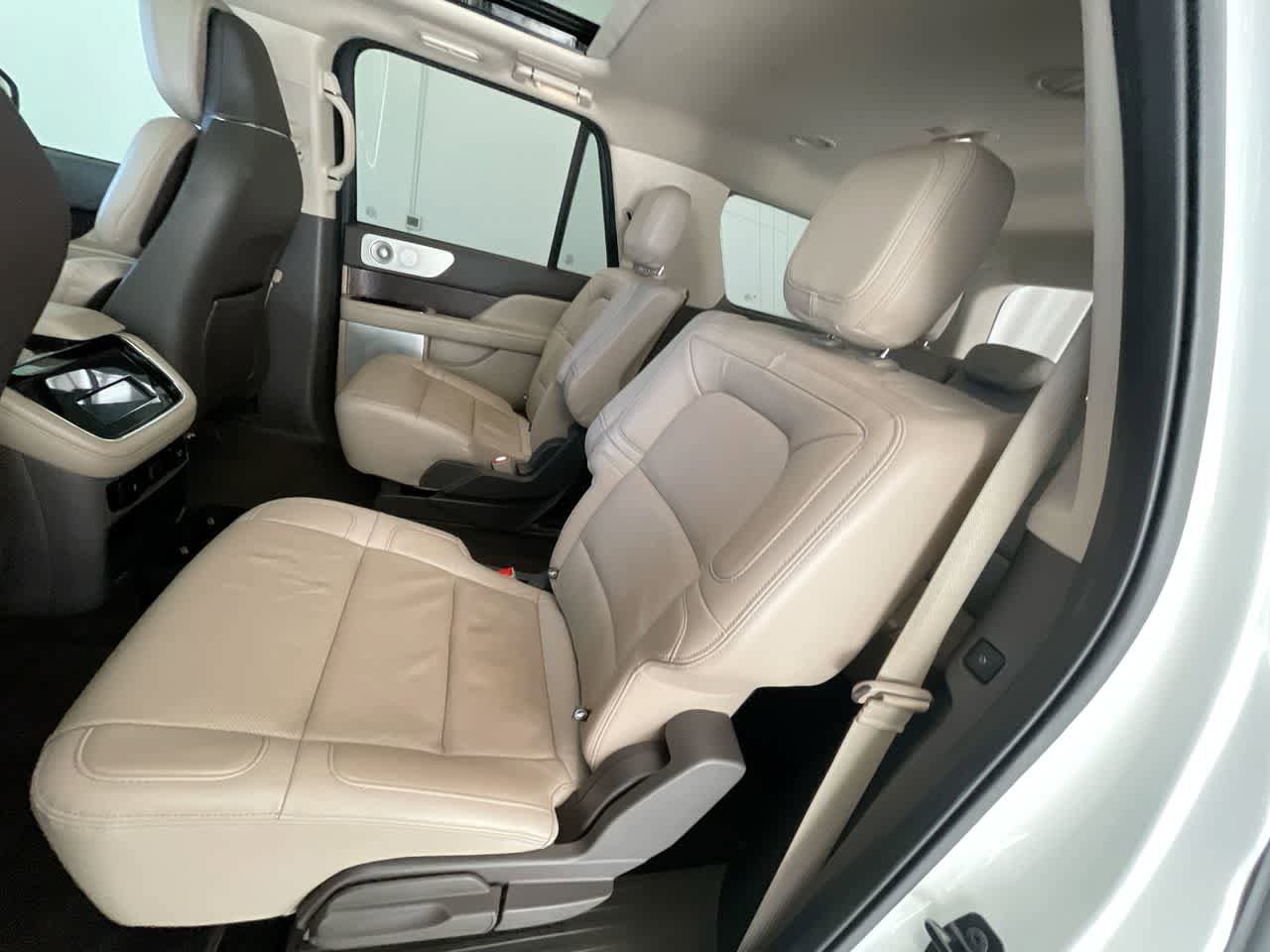 Used 2022 Lincoln Navigator L Reserve AWD/4WD image 23