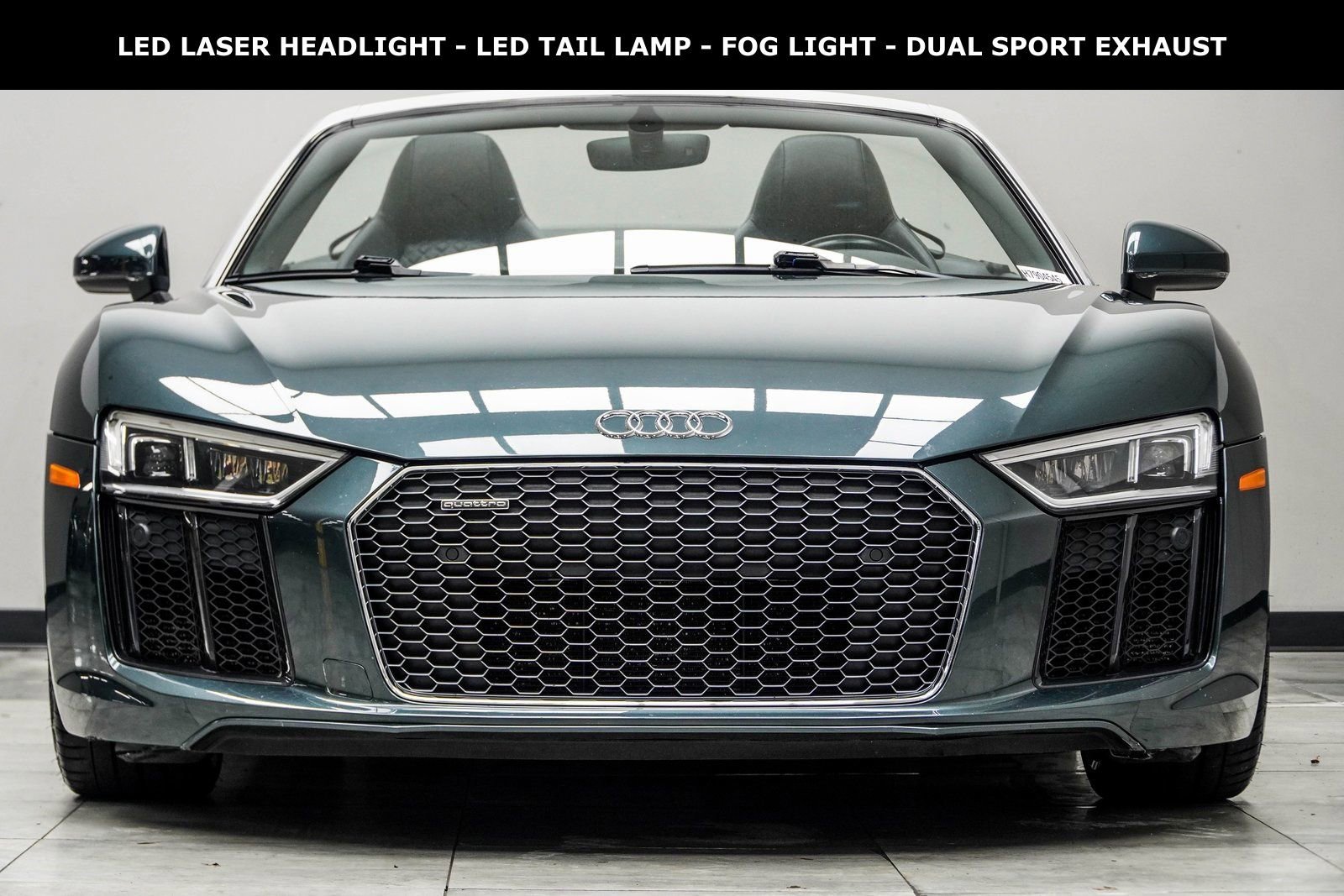 Used 2017 Audi R8 V10 w/ Carbon Exterior Package image 4