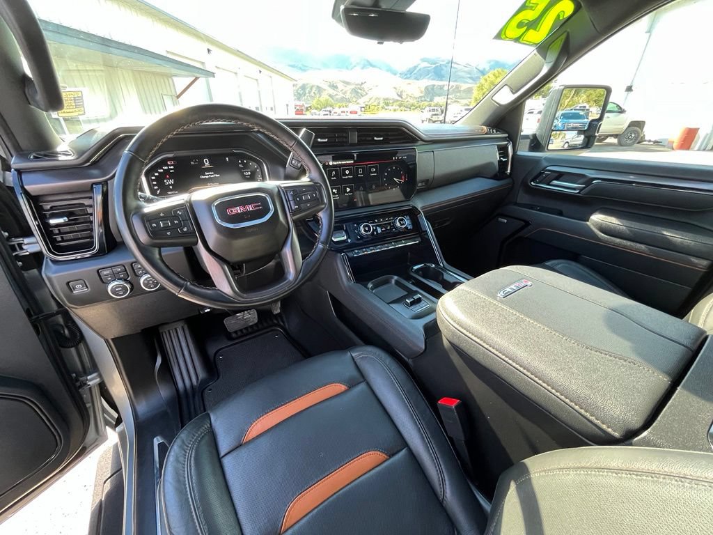 Used 2025 GMC Sierra 3500 AT4 w/ AT4 Premium Plus Package AWD/4WD image 10