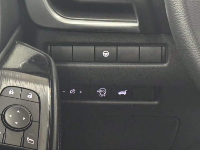 Used 2024 Nissan Rogue SV FWD image 14