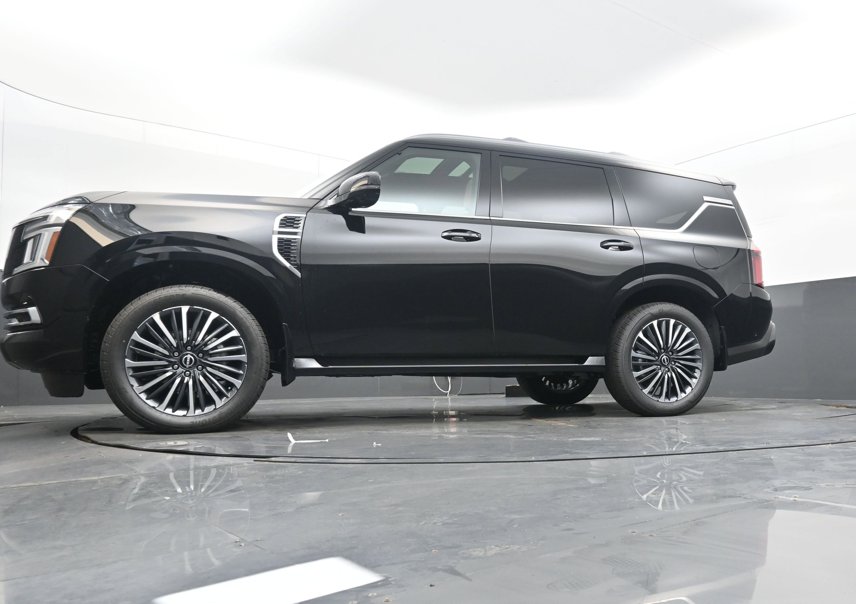 New 2025 Nissan Armada Platinum Reserve image 25