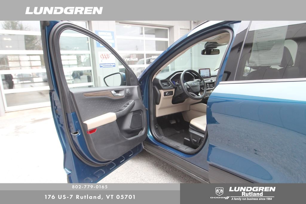 Used 2020 Ford Escape Titanium w/ Titanium Premium Package 2.0 image 11