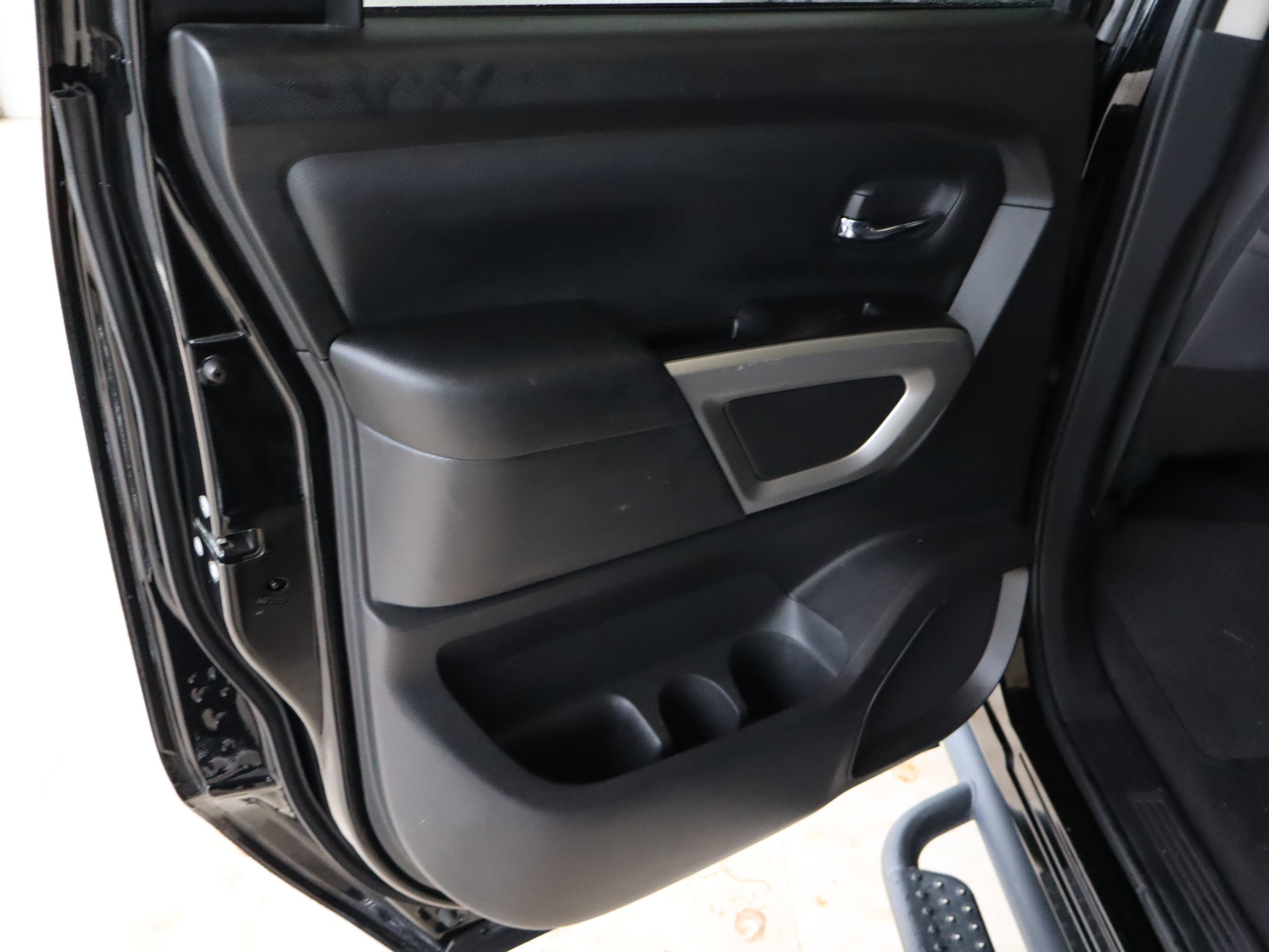 Used 2023 Nissan Titan SV w/ SV Convenience Package AWD/4WD image 31
