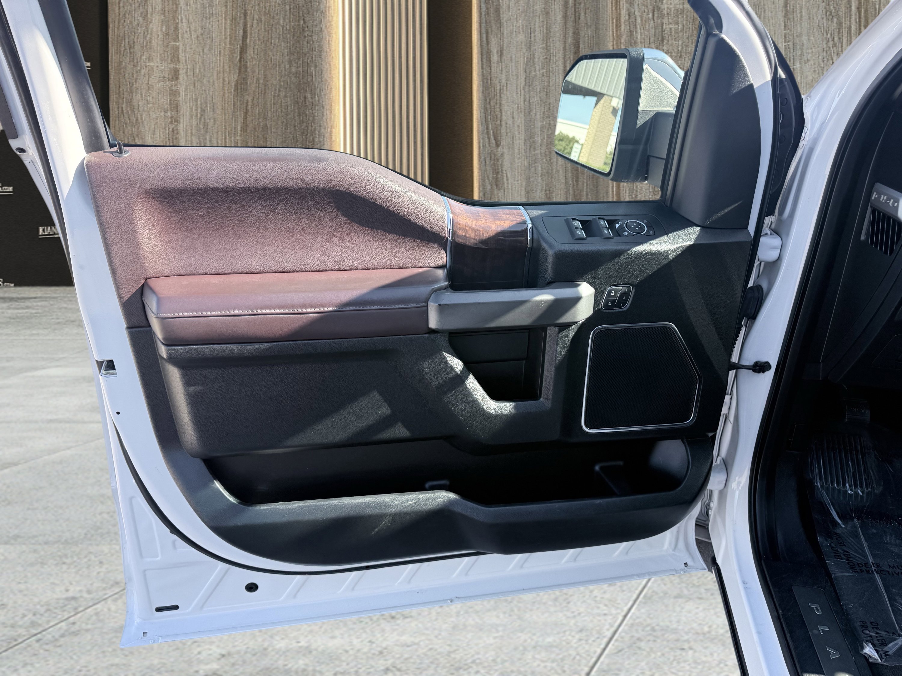 Used 2016 Ford F150 Platinum w/ Equipment Group 701A Luxury image 61