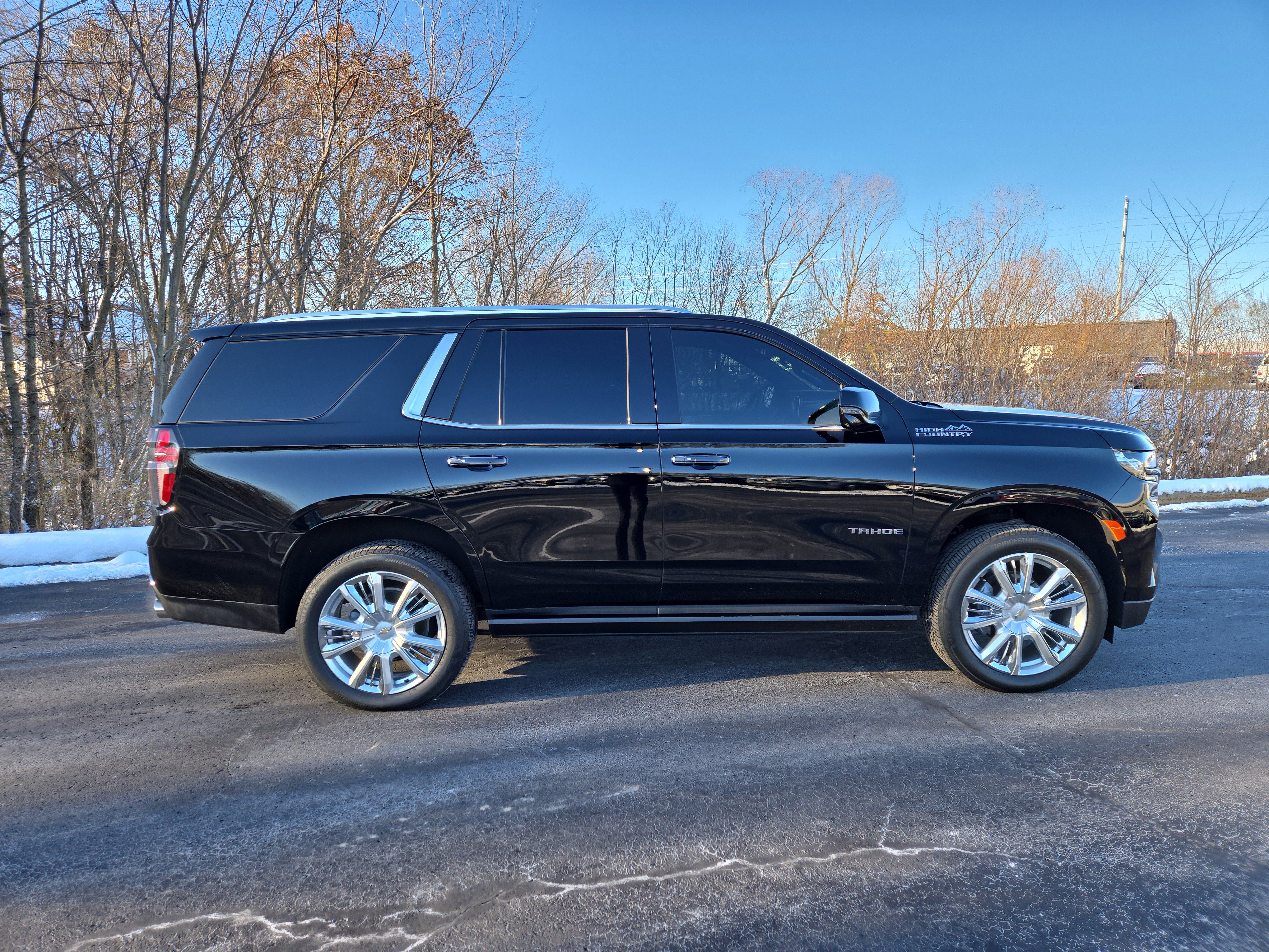 Used 2021 Chevrolet Tahoe High Country w/ Premium Package image 2