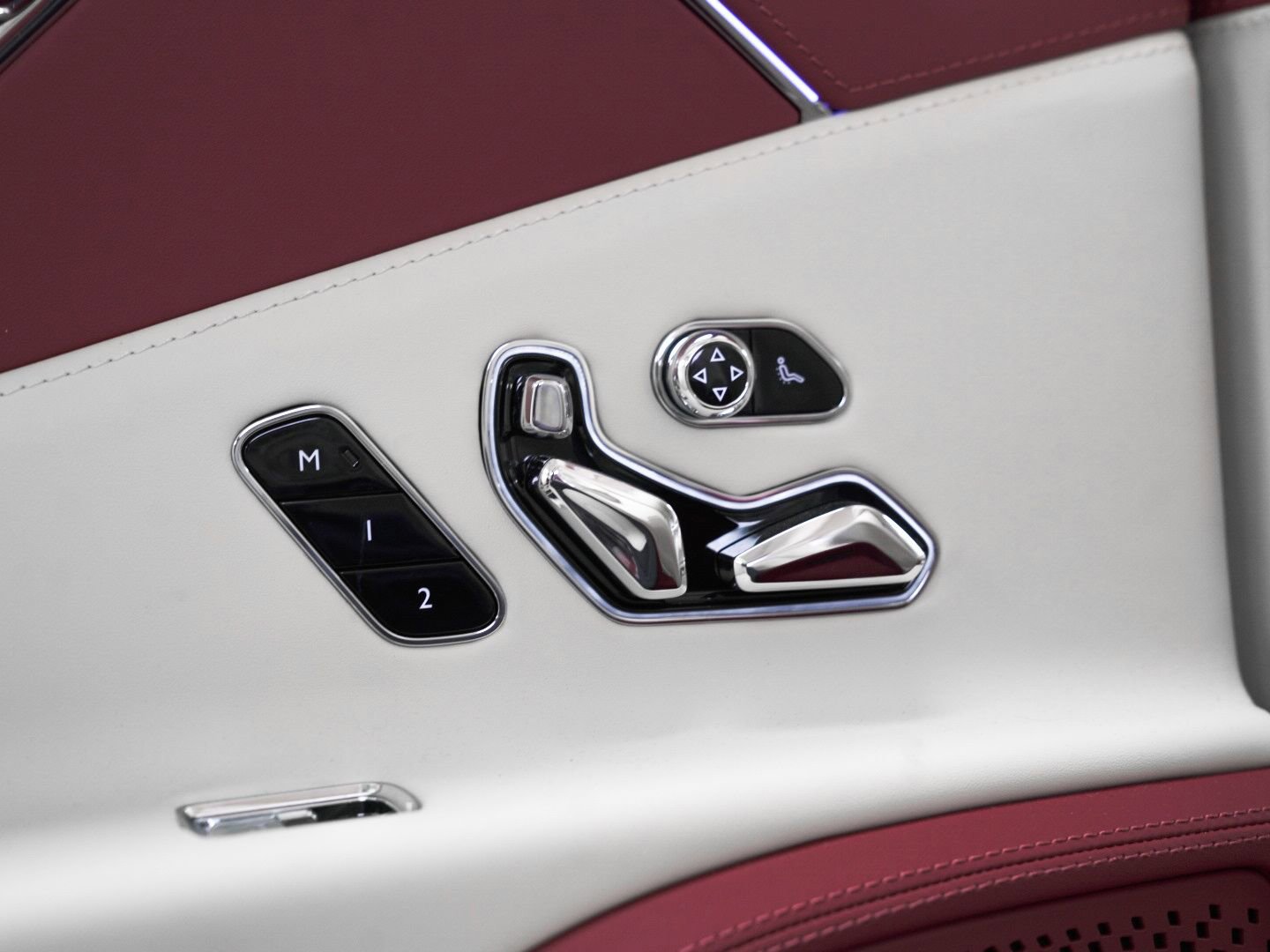 Used 2023 Bentley Flying Spur V8 image 27