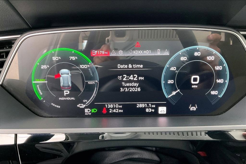 Used 2024 Audi Q8 e-tron Premium Plus w/ Premium Plus Package image 28