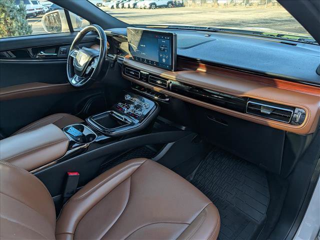 Used 2022 Lincoln Nautilus Reserve image 16