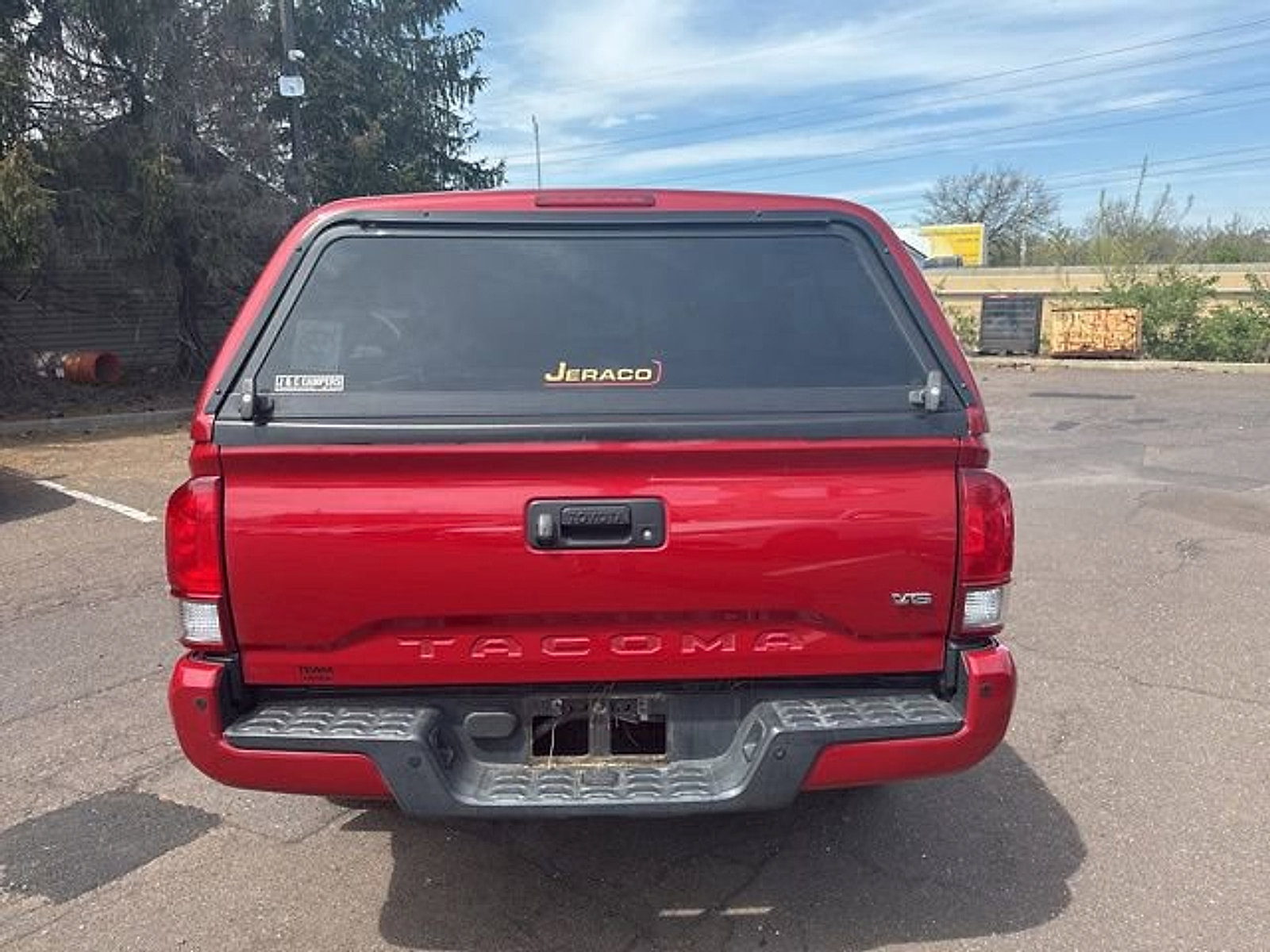Used 2017 Toyota Tacoma TRD Sport image 7