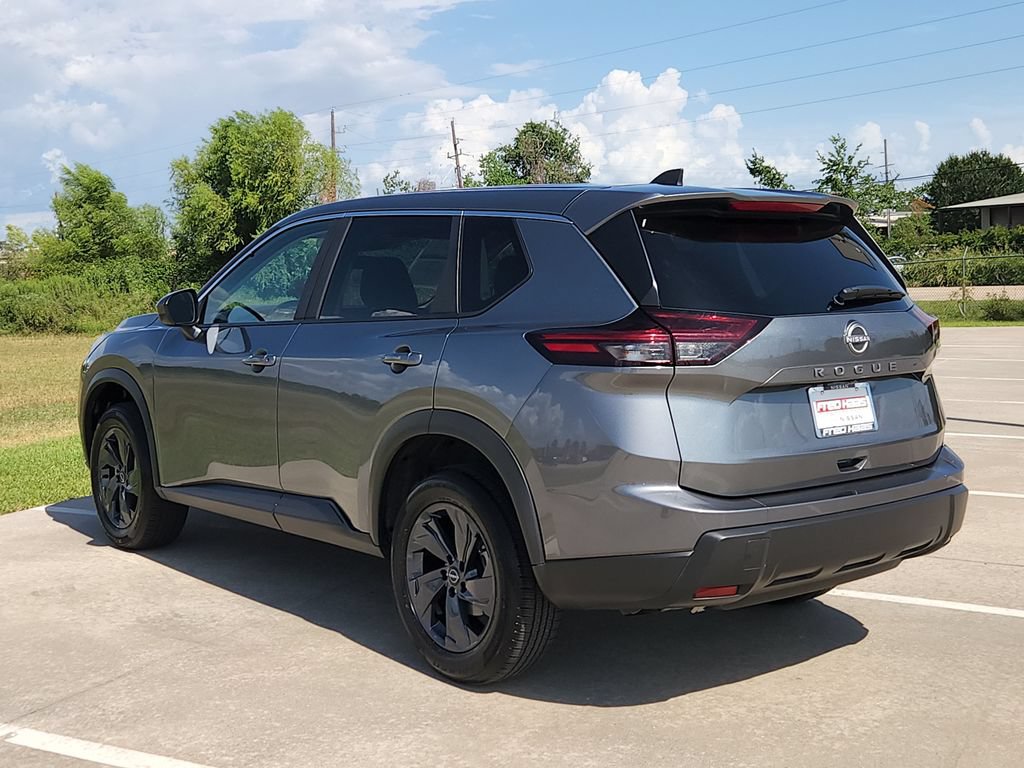 Used 2026 Nissan Rogue SV FWD image 7