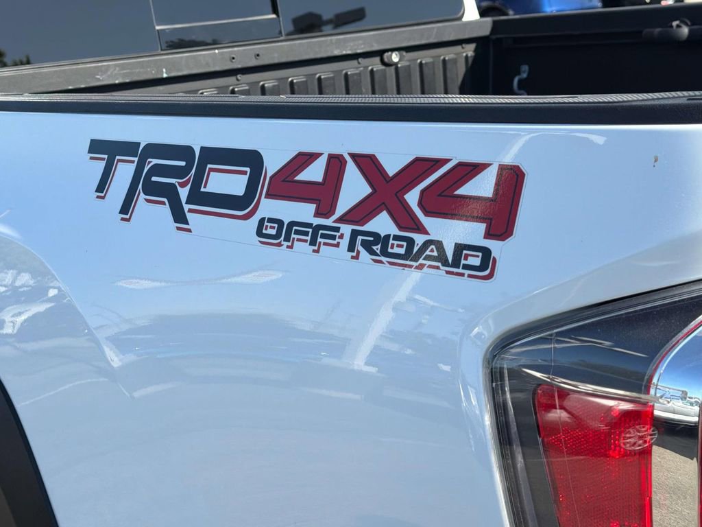 Used 2023 Toyota Tacoma TRD Off-Road w/ Black Out Package (TMS) AWD/4WD image 6