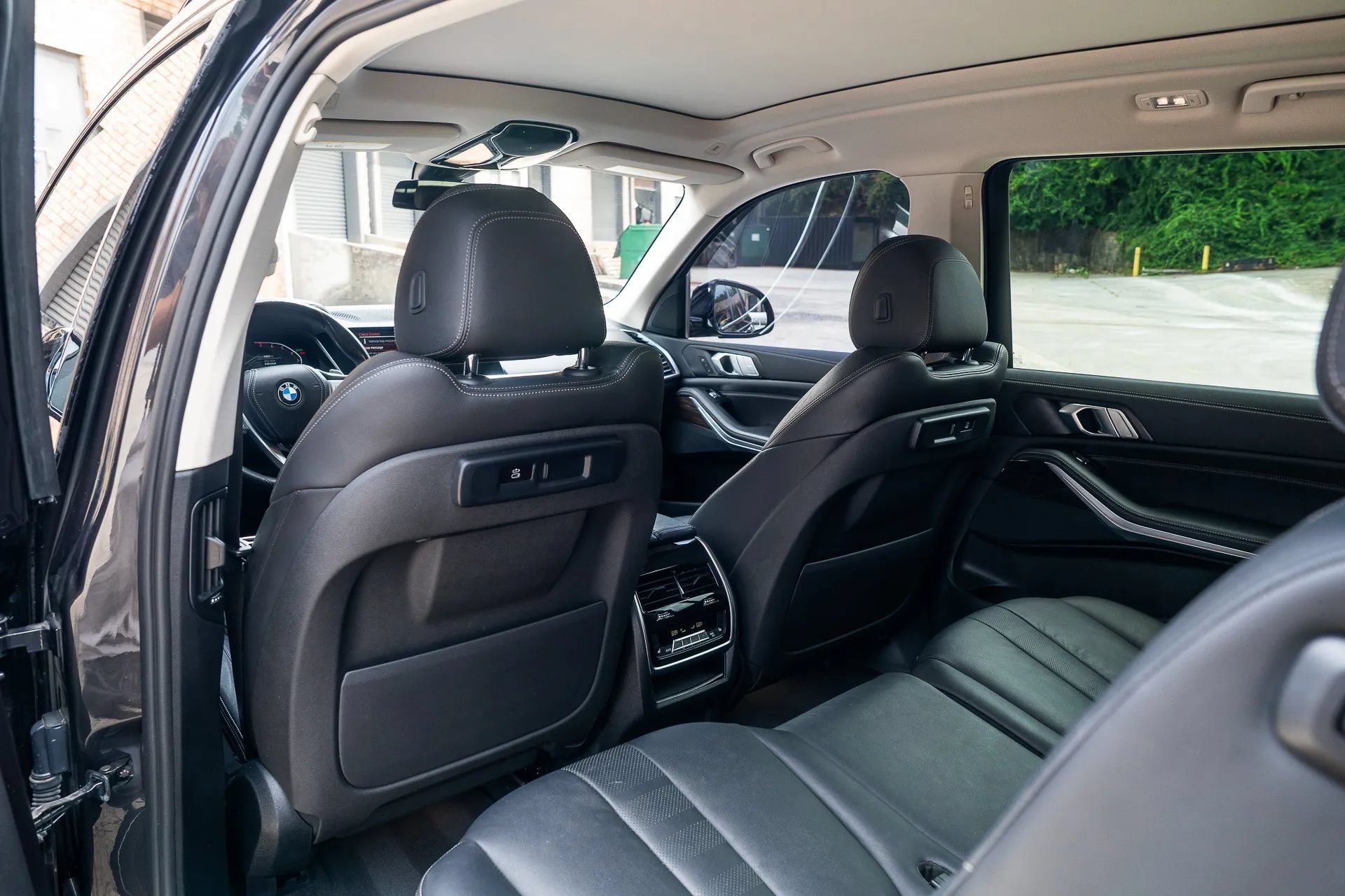 Used 2020 BMW X7 xDrive40i w/ Cold Weather Package AWD/4WD image 30
