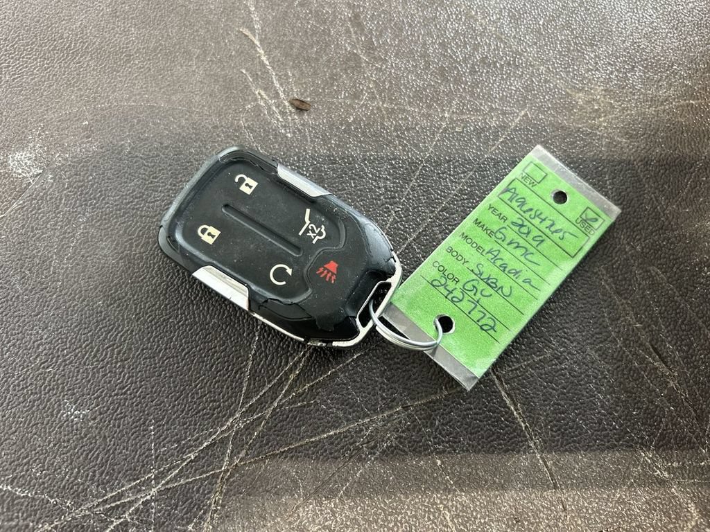 Used 2019 GMC Acadia SLE w/ LPO, Floor Liner Package AWD/4WD image 12