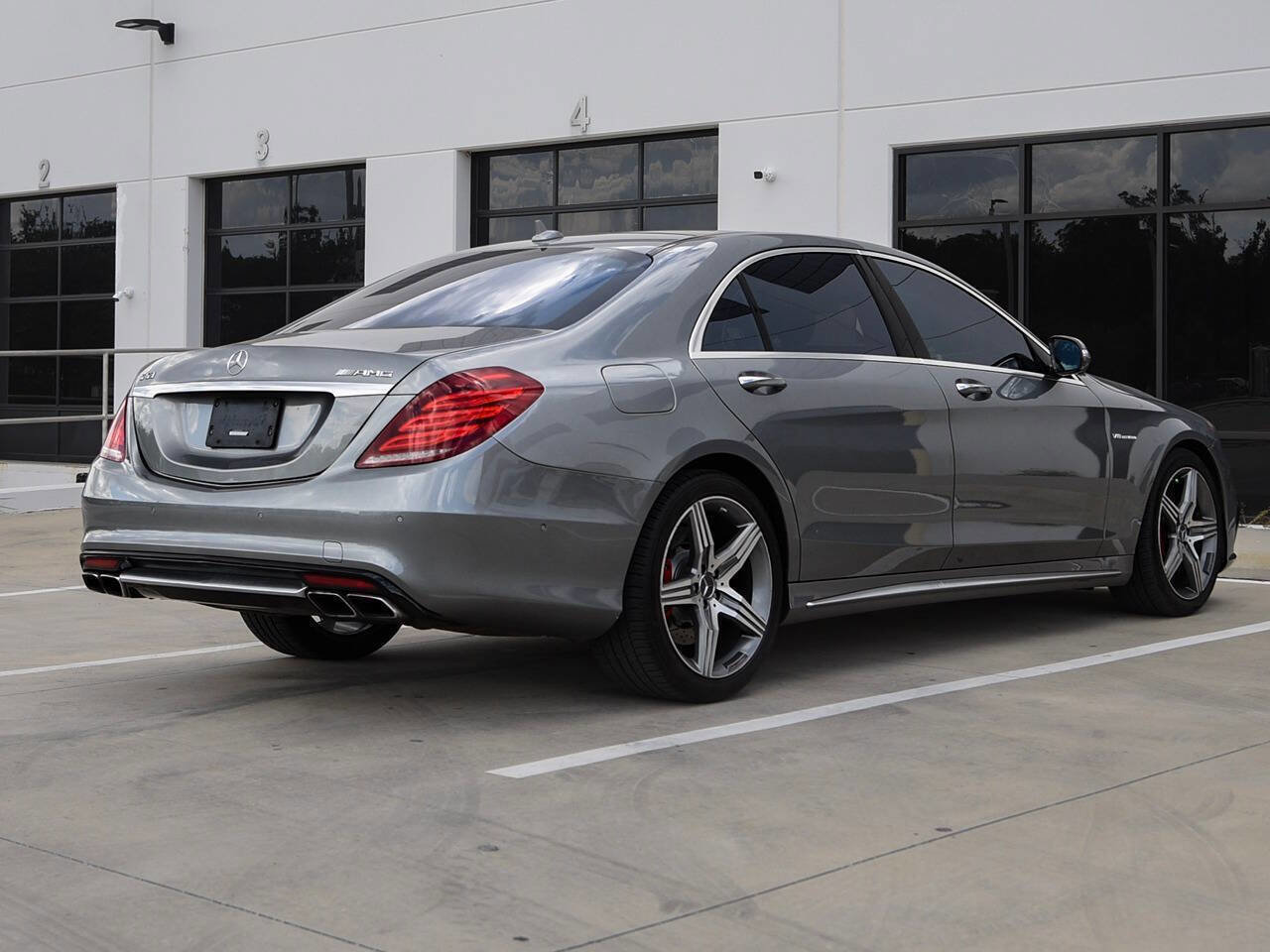 Used 2015 Mercedes-Benz S 63 AMG 4MATIC Sedan w/ Executive Rear Seat Package image 11