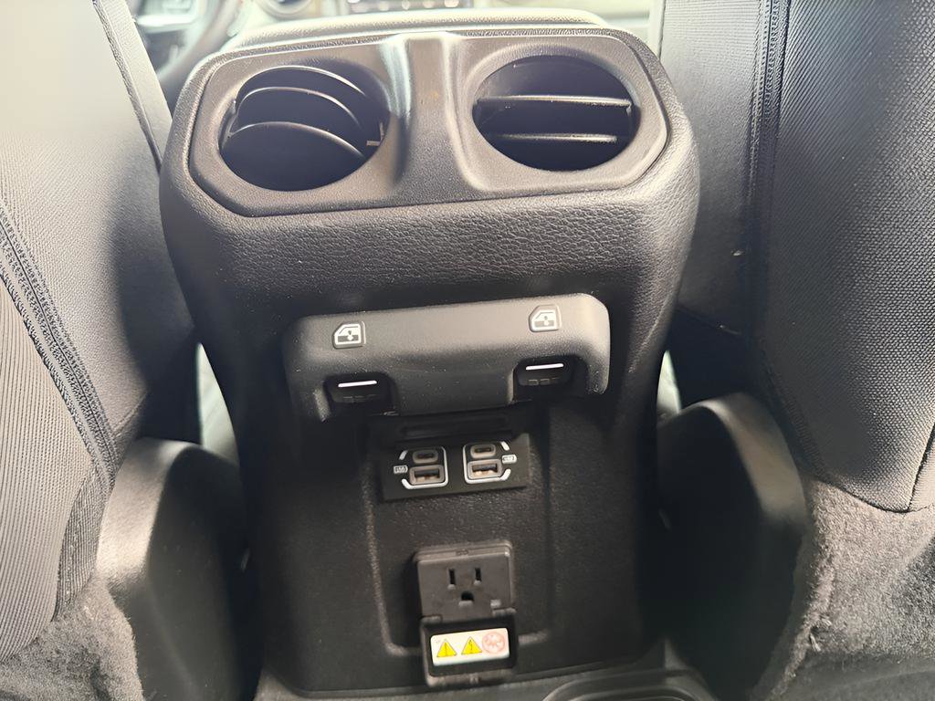 Used 2023 Jeep Gladiator Overland image 11