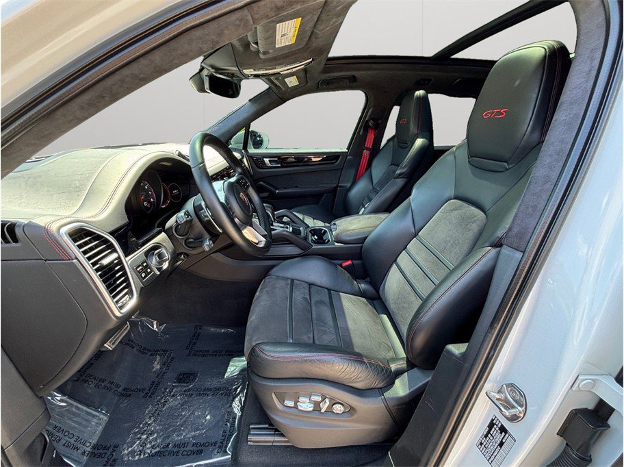 Used 2021 Porsche Cayenne GTS w/ Premium Package image 2