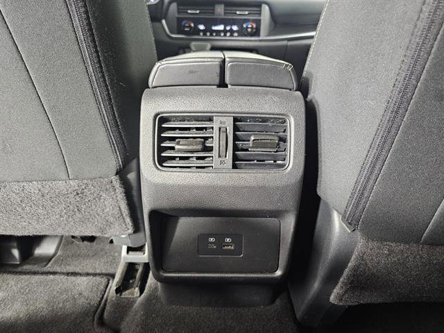 Used 2023 Nissan Rogue SV image 41