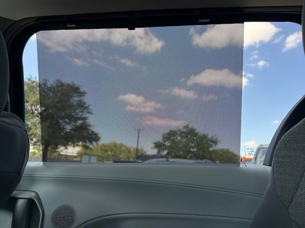 Used 2025 Toyota Sienna LE image 16