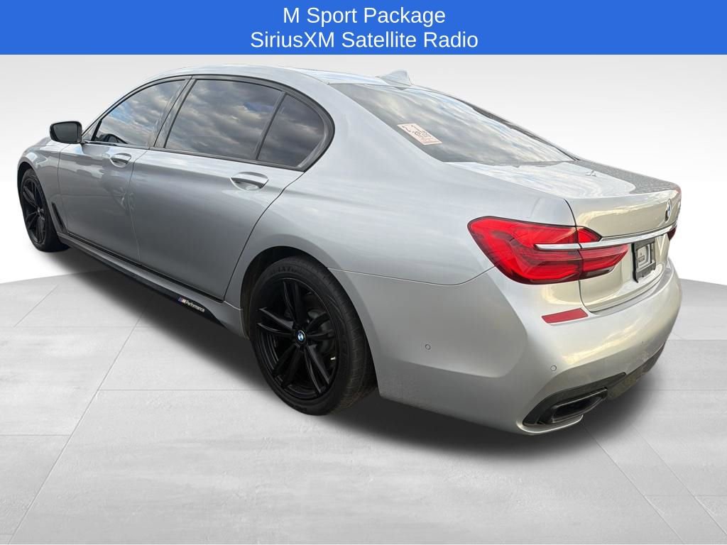 Used 2018 BMW 750i w/ M Sport Package image 3