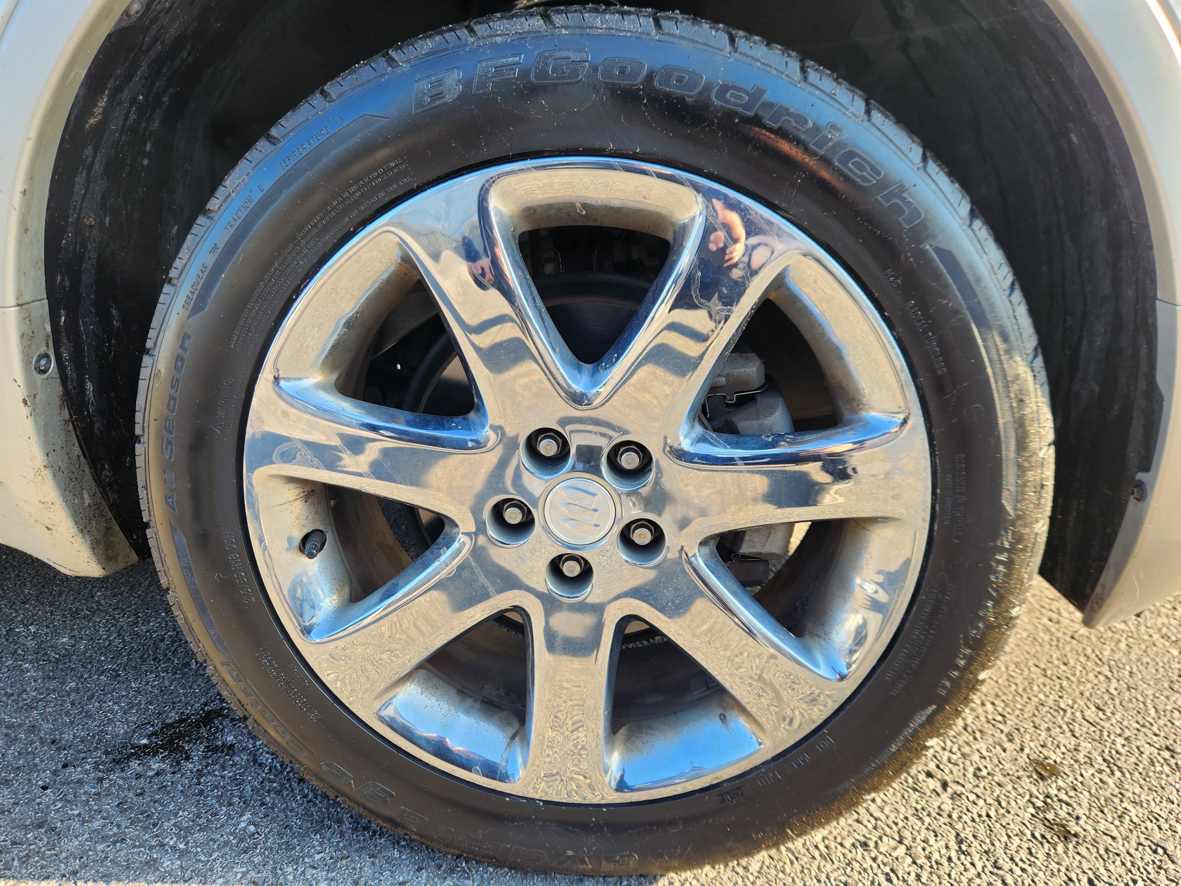 Used 2019 Buick Encore Essence w/ Experience Buick Package image 20