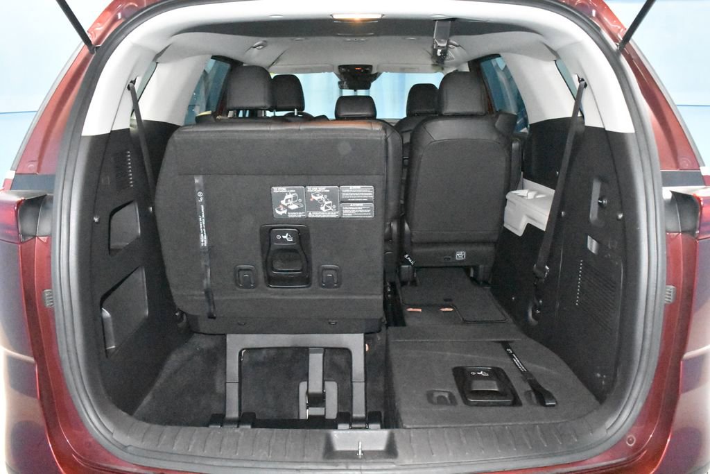 Used 2023 Kia Carnival LX image 34