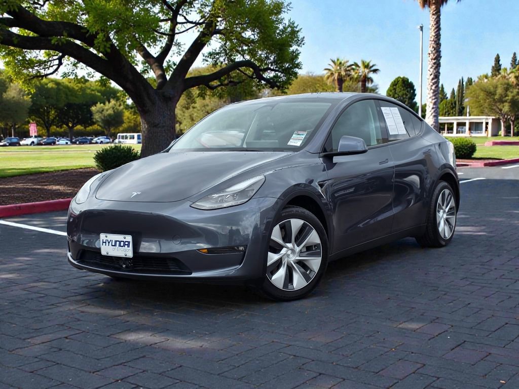 Used 2023 Tesla Model Y Long Range image 2