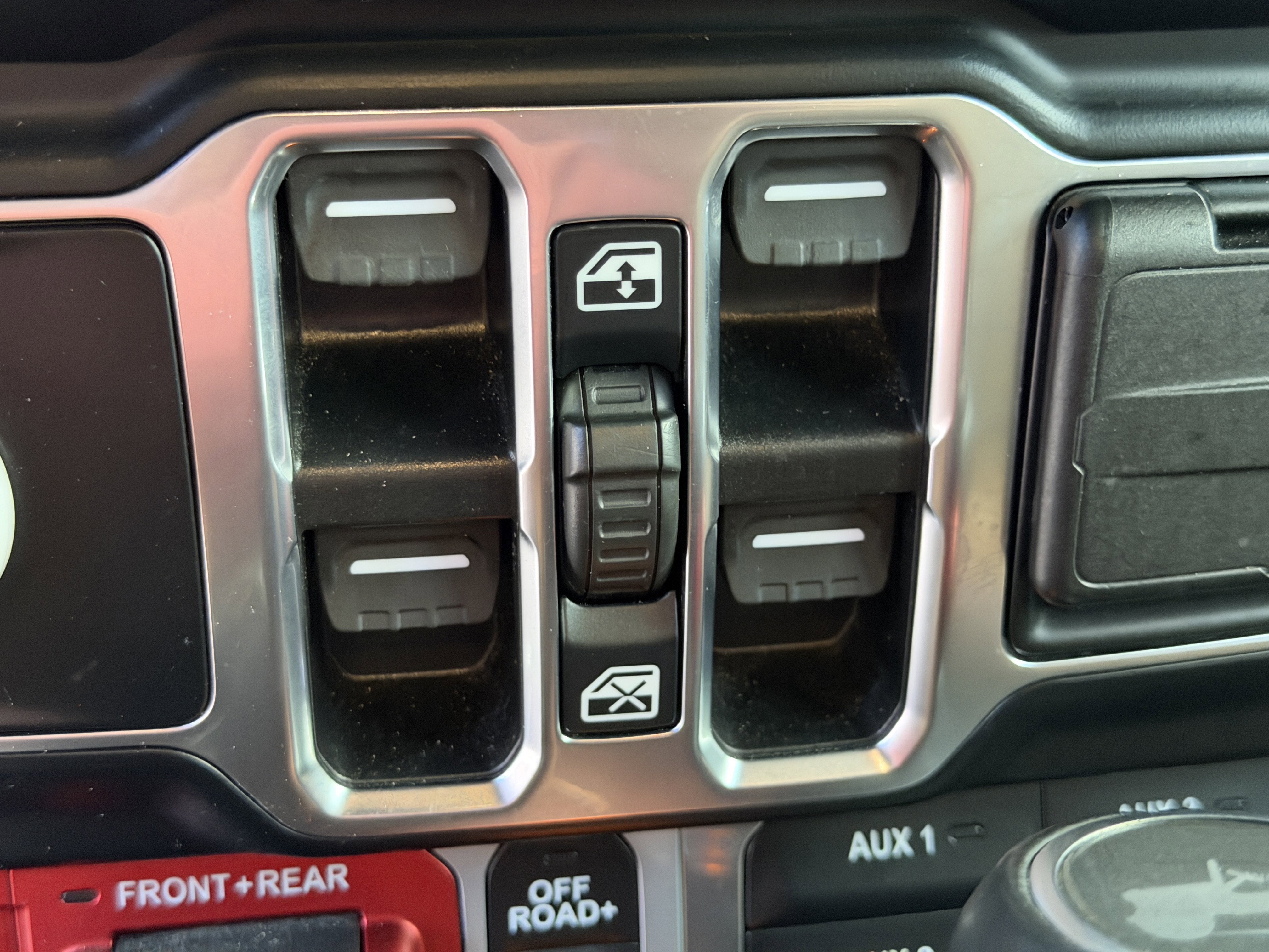 Used 2022 Jeep Wrangler Unlimited Rubicon w/ Xtreme Recon 35" Tire Package image 16