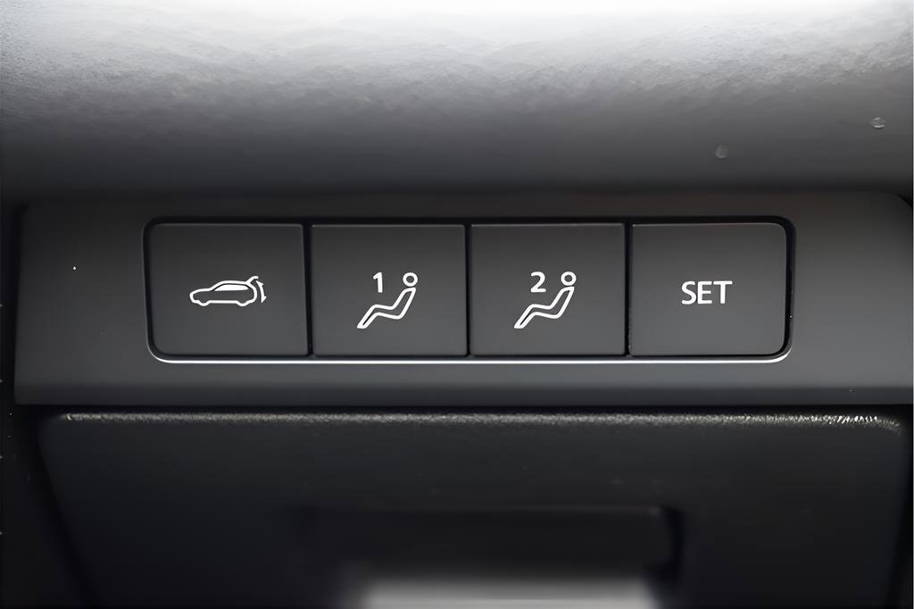 Used 2024 MAZDA CX-30 2.5 Turbo w/ Premium Package image 17