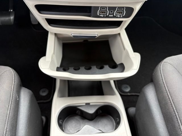 Used 2023 Chrysler Voyager LX FWD image 30