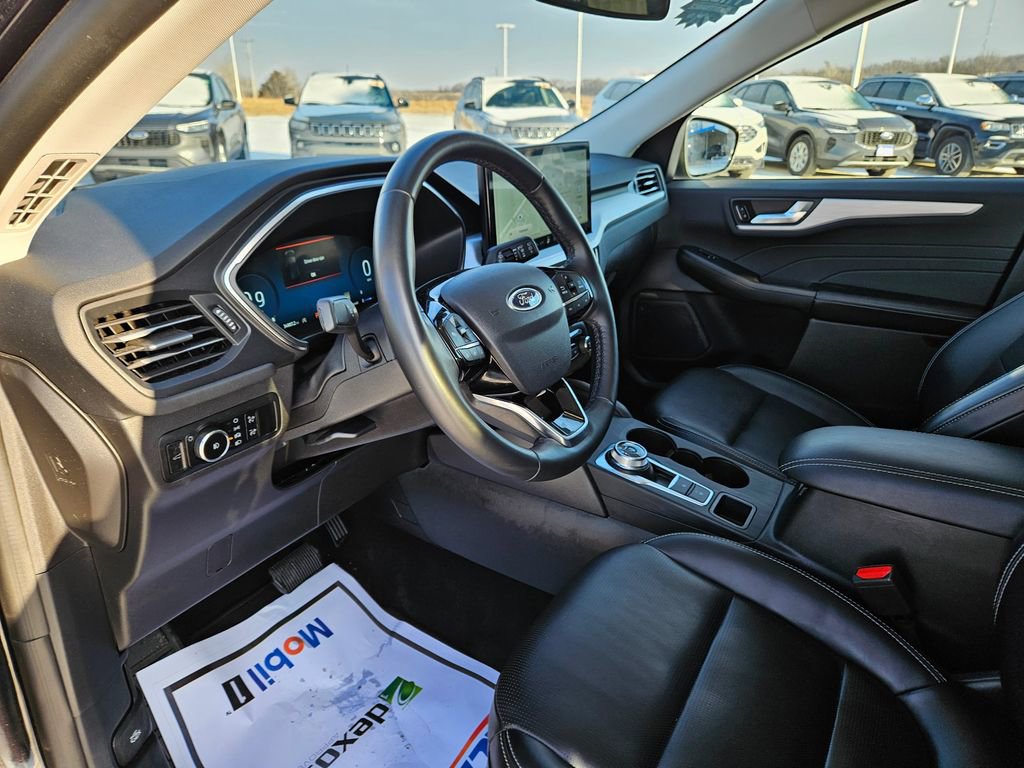 Used 2024 Ford Escape Platinum image 23