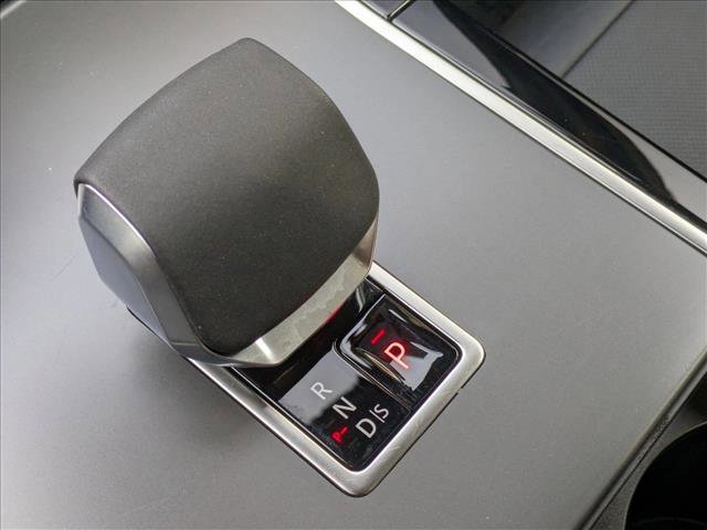 Certified 2025 Land Rover Range Rover Velar Dynamic SE image 12