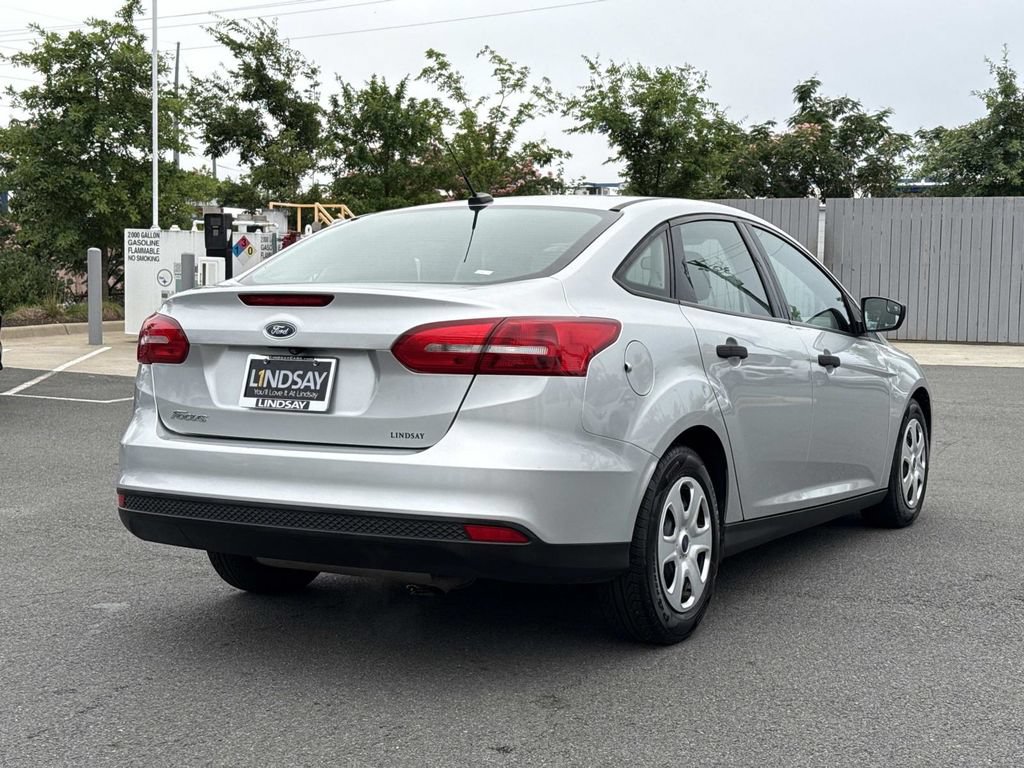 Used 2017 Ford Focus S FWD image 3