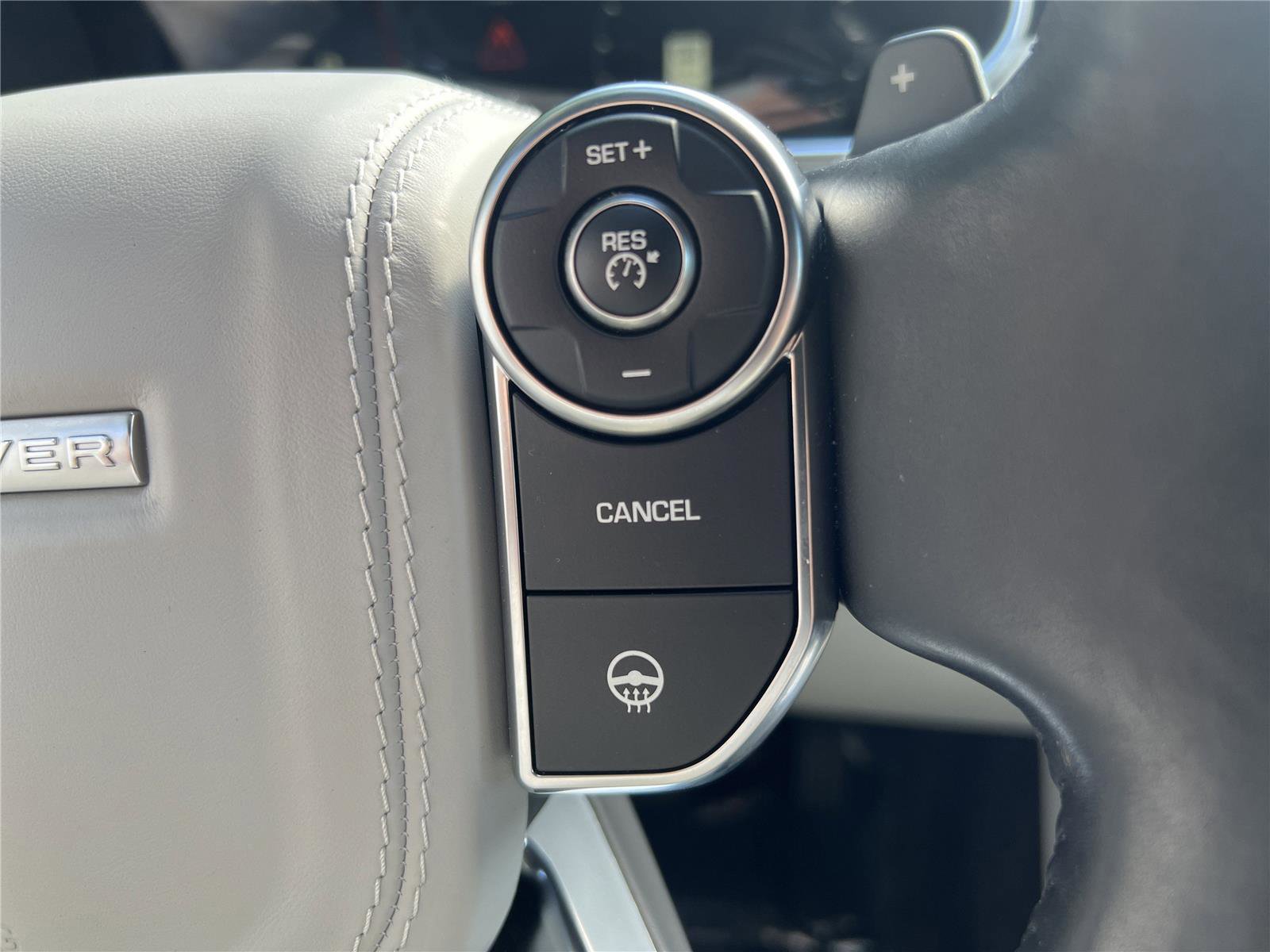 Used 2016 Land Rover Range Rover HSE AWD/4WD image 13