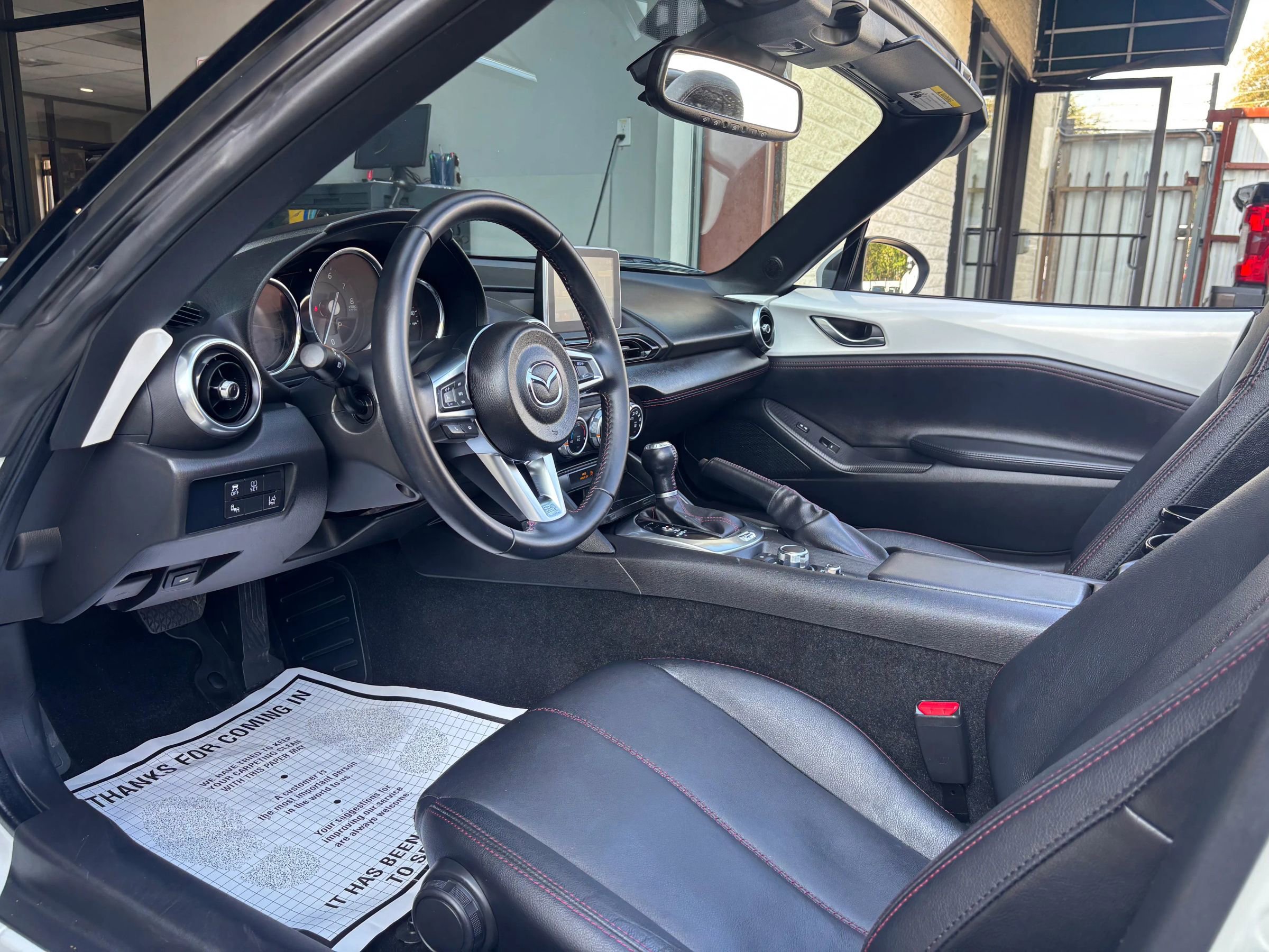 Used 2017 MAZDA MX-5 Miata Grand Touring image 11