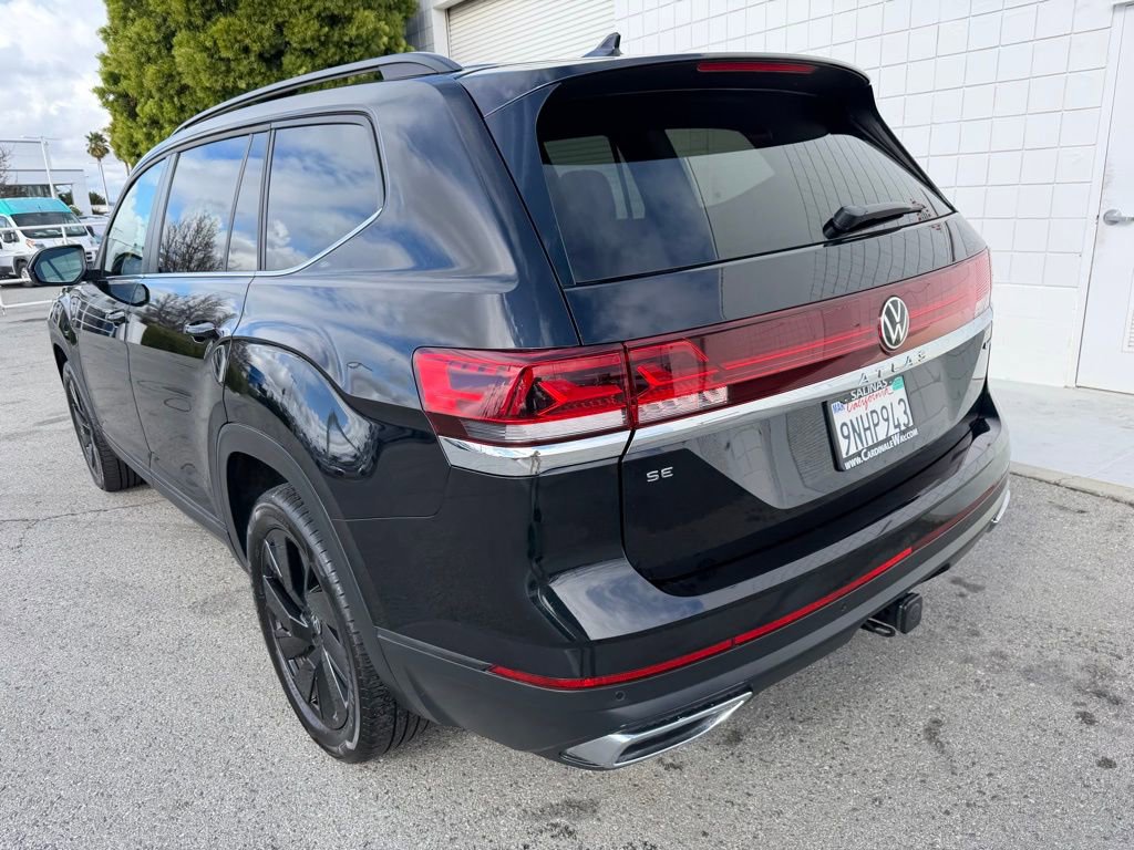 Used 2024 Volkswagen Atlas SE AWD/4WD image 4