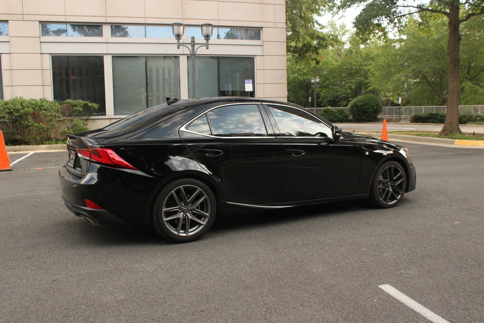 Used 2017 Lexus IS 200t F Sport w/ F Sport Package RWD image 7