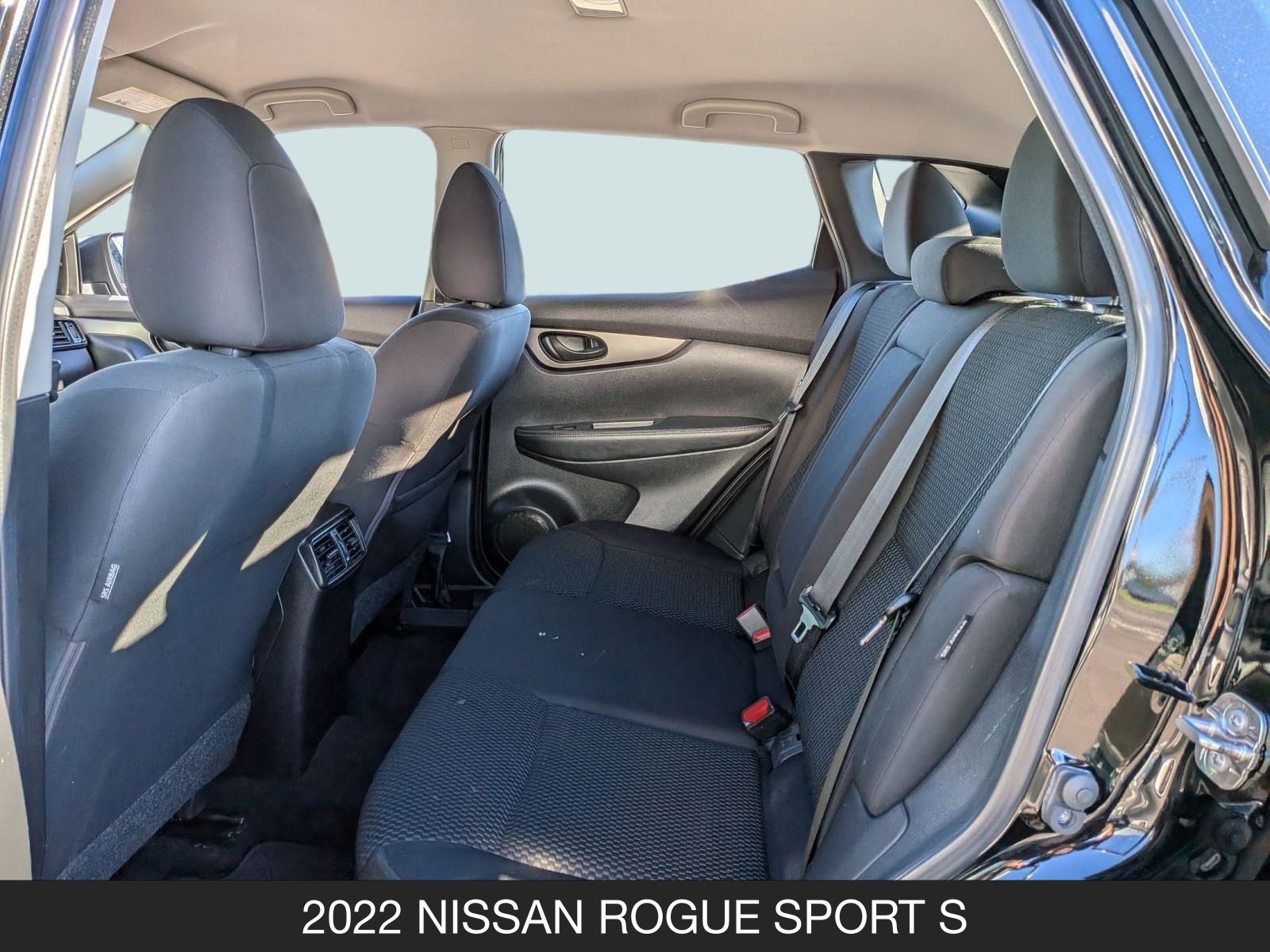 Used 2022 Nissan Rogue Sport S image 17