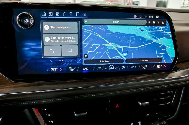 Used 2025 Chevrolet Suburban Z71 image 44