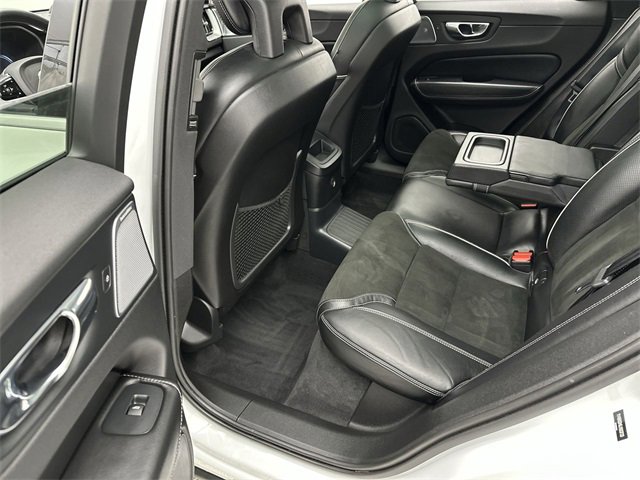 Used 2018 Volvo XC60 T8 R-Design w/ Convenience Package image 23