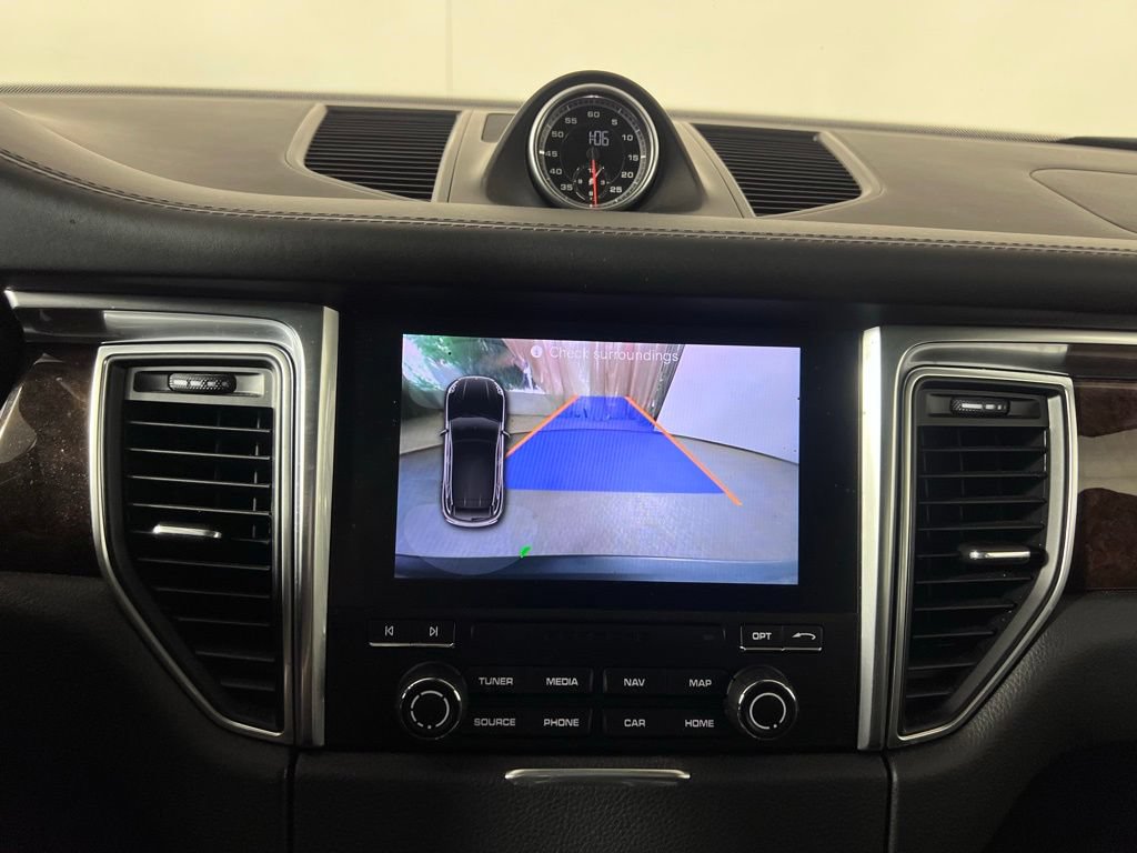 Certified 2018 Porsche Macan Turbo AWD/4WD image 35