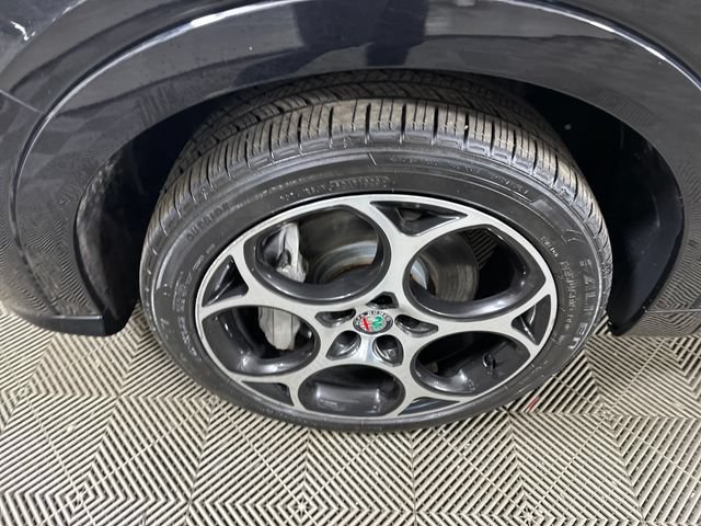 Used 2024 Alfa Romeo Tonale Ti AWD/4WD image 12