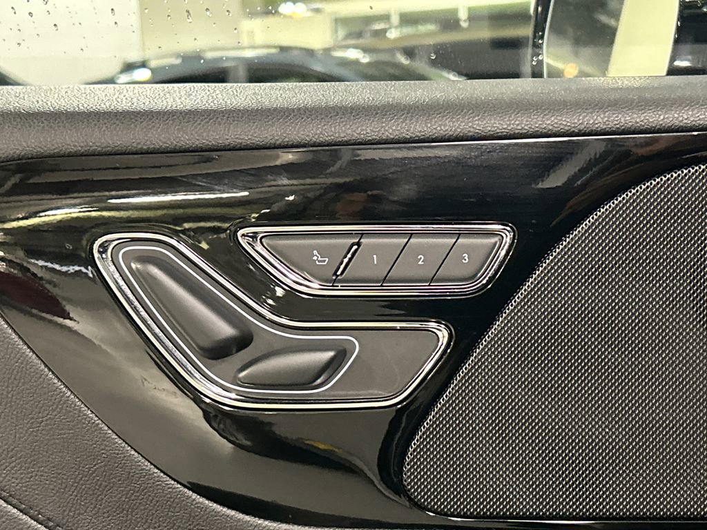 Certified 2023 Lincoln Aviator AWD image 21