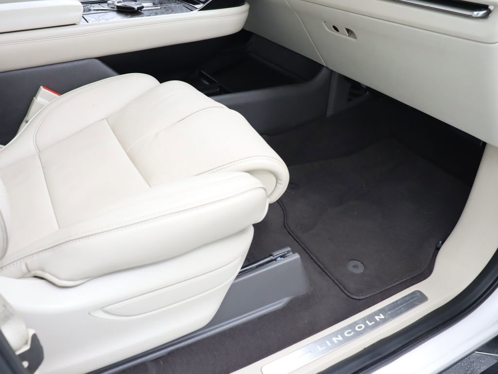 Used 2019 Lincoln Navigator Reserve AWD/4WD image 31