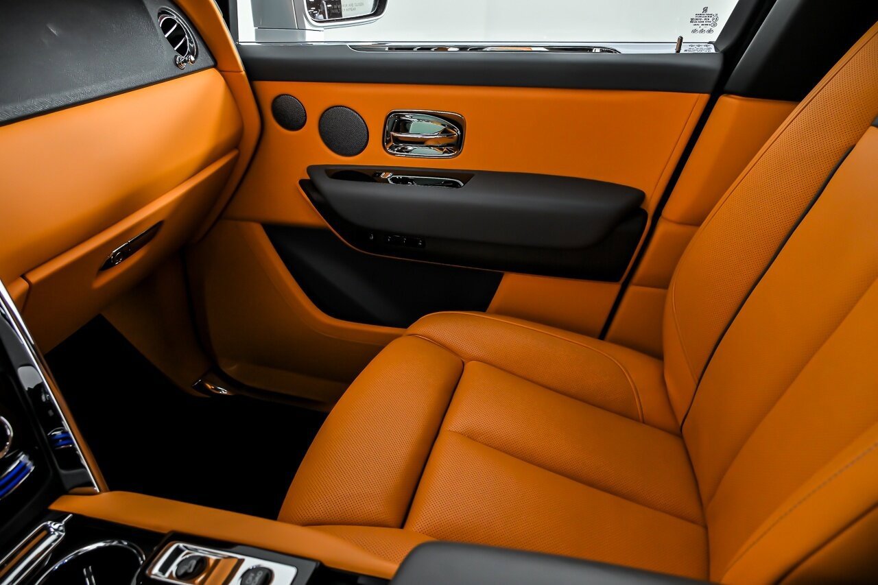 Used 2022 Rolls-Royce Cullinan AWD/4WD image 36