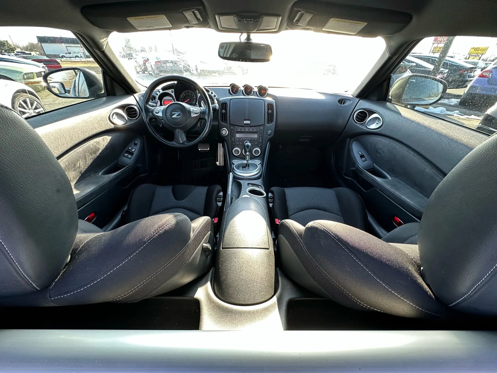 Used 2009 Nissan 370Z Touring image 2