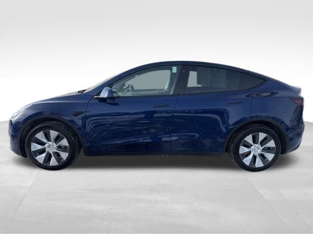 Used 2022 Tesla Model Y Long Range image 7