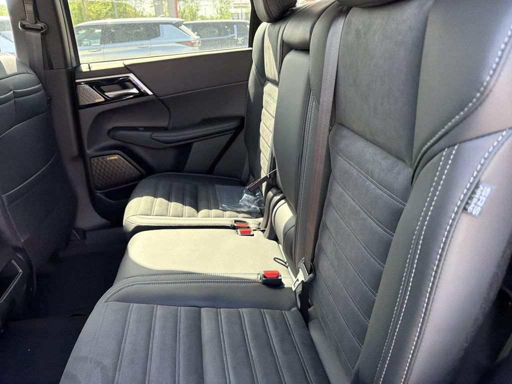 New 2026 Mitsubishi Outlander SE AWD/4WD image 13