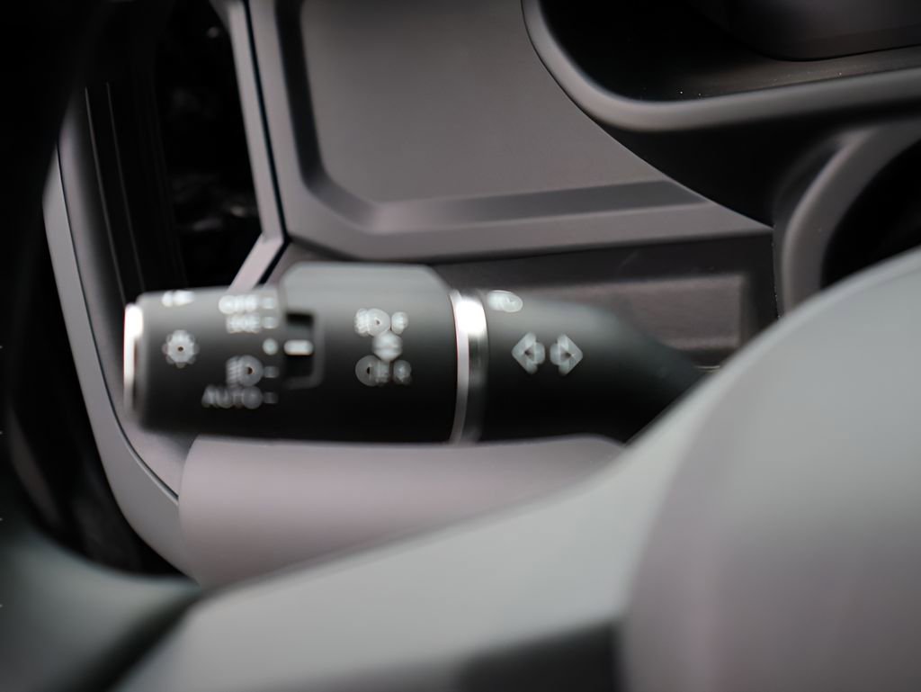 New 2026 Land Rover Defender 110 X-Dynamic SE AWD/4WD image 33