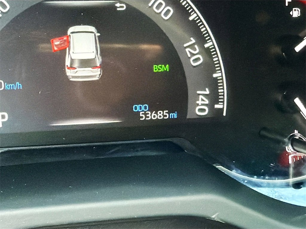 Used 2023 Toyota RAV4 XLE Premium image 12